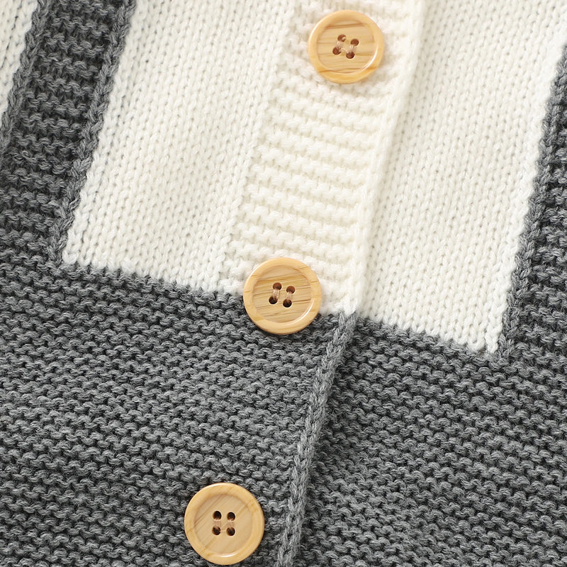 Macacão em Tricot com Gola e Botões
