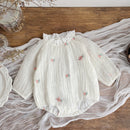 Macacão com Mangas Longas e Bordado