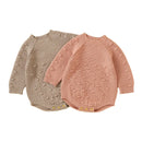 Macacão Curto em Tricot com Manga Longa