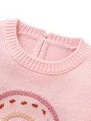 Macacão Manga Longa em Tricot Rosa com Bordado de Arco-Íris