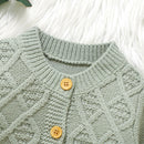 Conjunto Casaco Cardigan e Macacão Salopete em Tricot - 2pçs