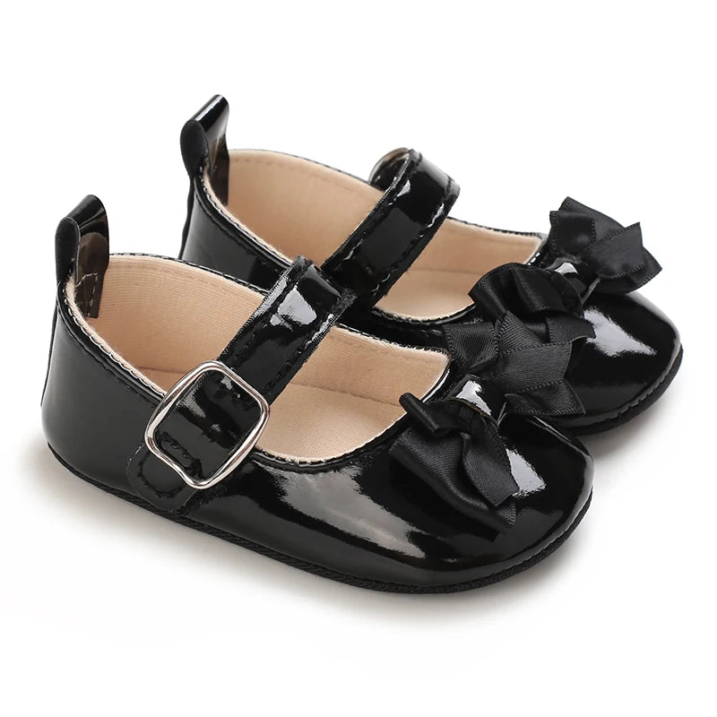 Sapatos em Couro Pretinho Nada Básico