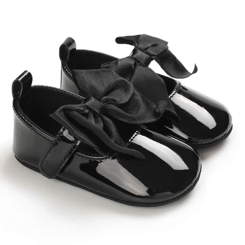 Sapatos em Couro Pretinho Nada Básico