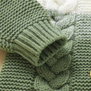 Macacão com Capuz em Tricot