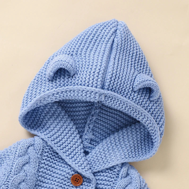 Macacão Manga Longa com Capuz em Tricot