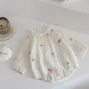 Macacão com Mangas Longas e Bordado