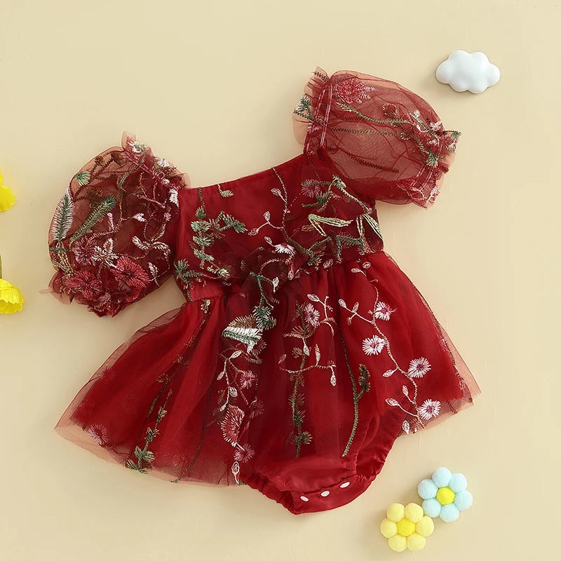 Macacão Vestido Bordado Floral