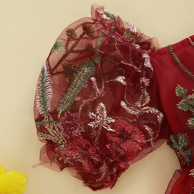 Macacão Vestido Bordado Floral