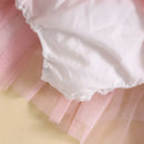 Macacão Princesa com Aplique de Arco-Íris