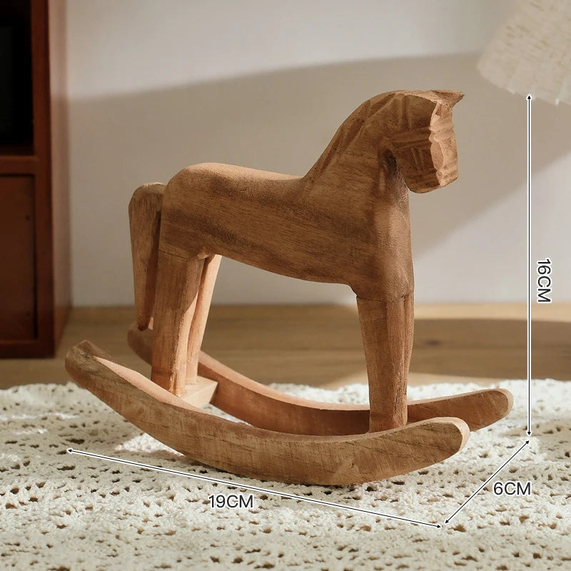 Cavalo de Balanço de Madeira