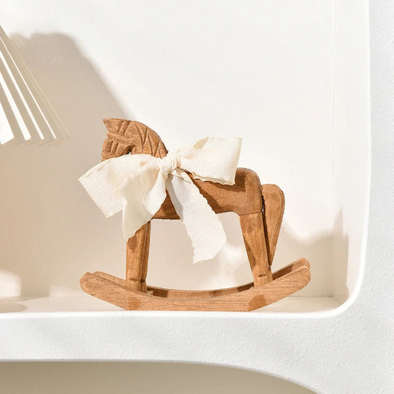 Enfeite de Cavalo de Madeira